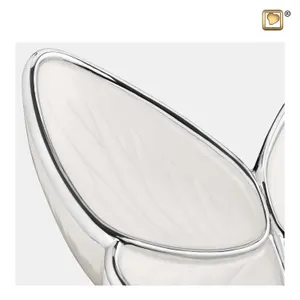 Vlinder urn wit detaille
