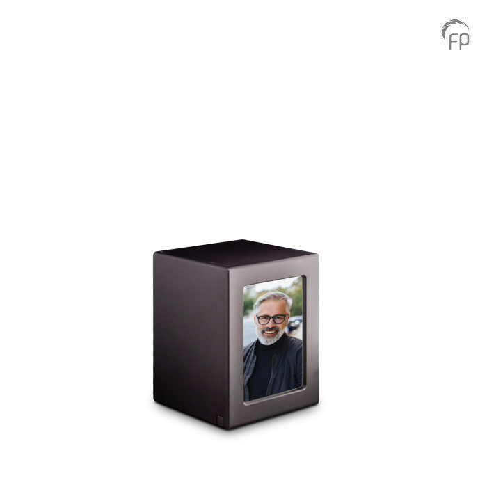 Houten urn - Medium met gravure - 1,50 Liter Houten urn - Medium met gravure - 1,50 Liter