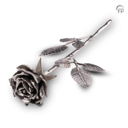 Urn - Tinnen asbeeld - Een roos in bloei, symbool van de liefde - zilver